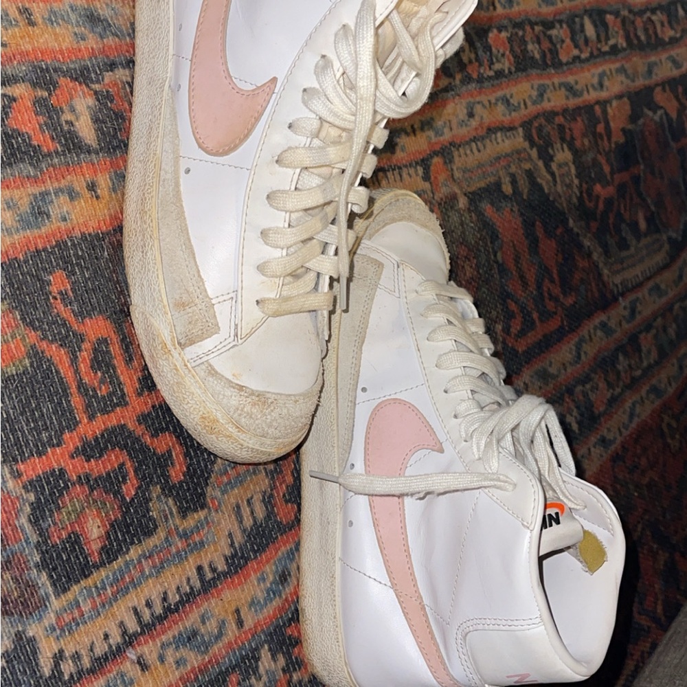 Nike Women's White and Pink Sneakers